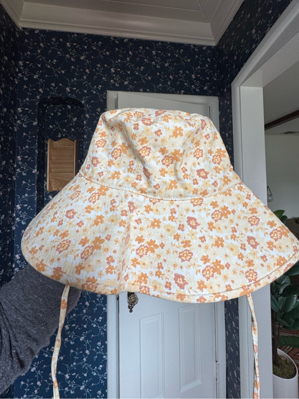 Lack Of Colors Bucket Hat - Like new!
